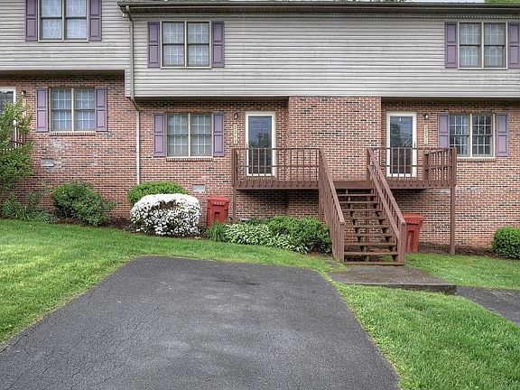 2nd image of 2249 Forest Acres Dr