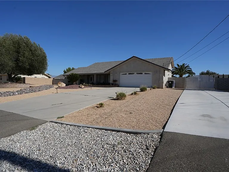 18895 Siesta Dr — Photo 3