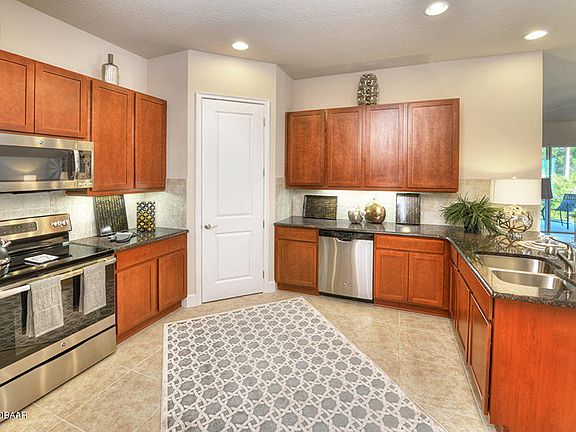 4th image of 851 Pinewood Dr