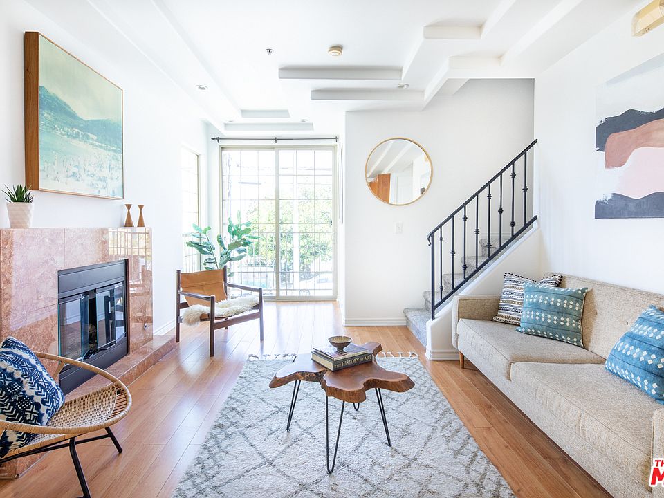 1st image of 12042 Hart St #8-1