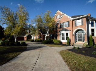 5645 Medallion Dr E, Westerville, OH 43082