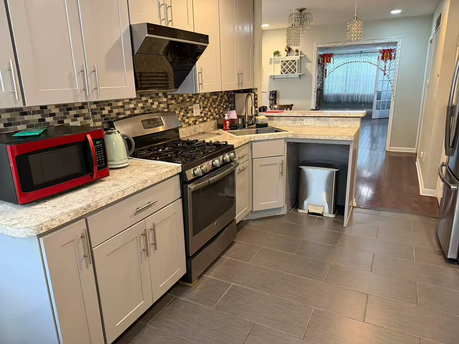 3 bed, 1500 sqft, $1,900 — Photo 2