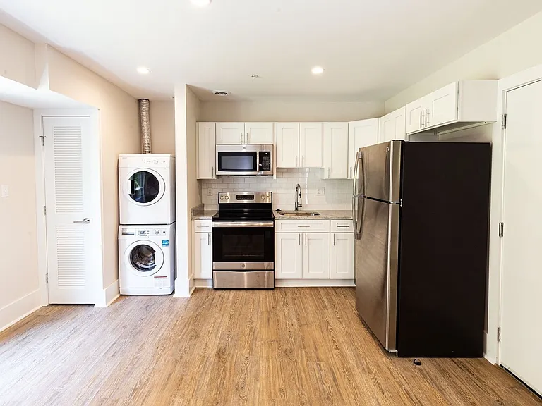 1904 Irving St NE — Photo 25