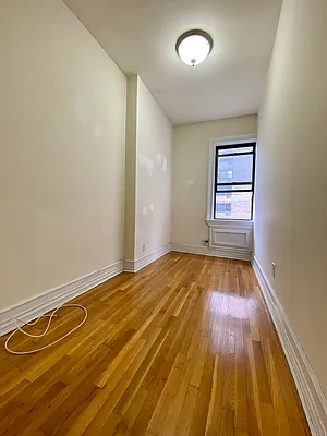 Rented by Avenues Real Estate | media 22