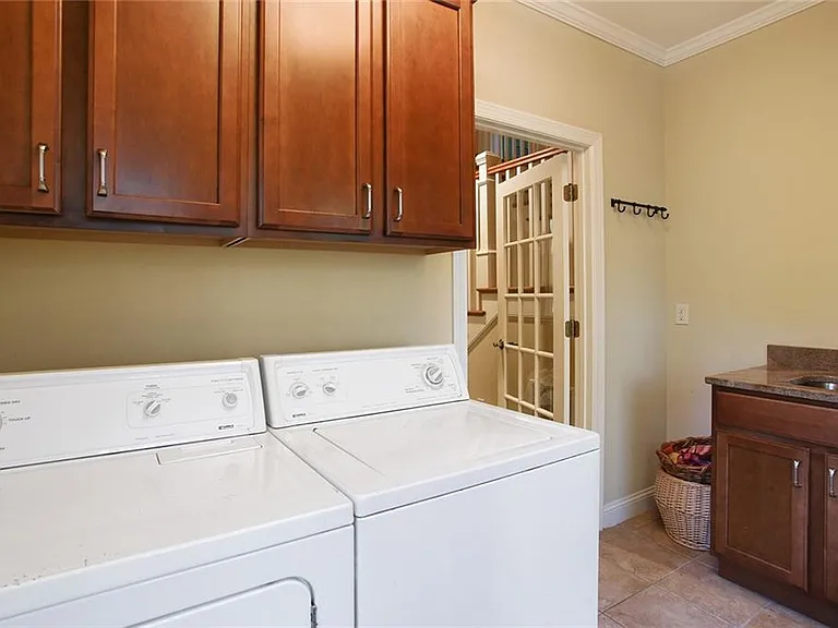 1084 Country Ln NE — Photo 15