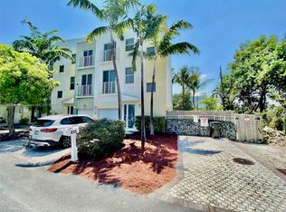 813 SE 18th Ct, Fort Lauderdale, FL 33316
