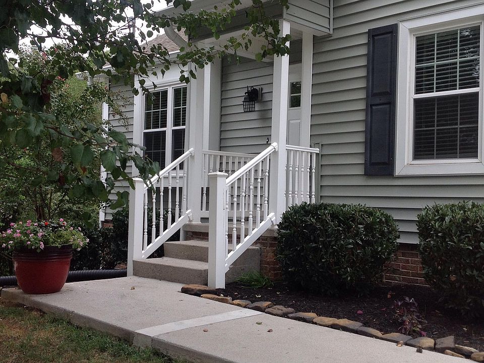 1st image of 700 Summerdale Dr