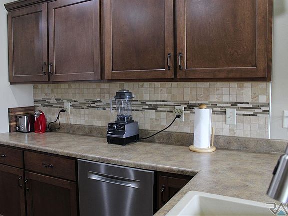 4th image of 805 E El Dorado Cir