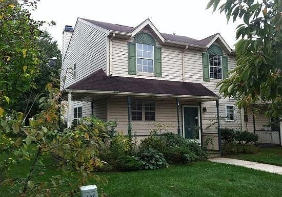 Front_WraparoundPorch_Garden