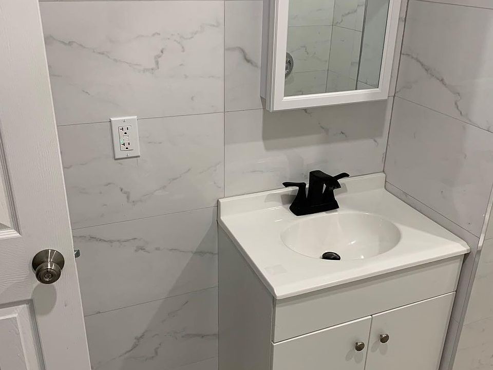 2nd image of 14740 24th Ave Floor 2
