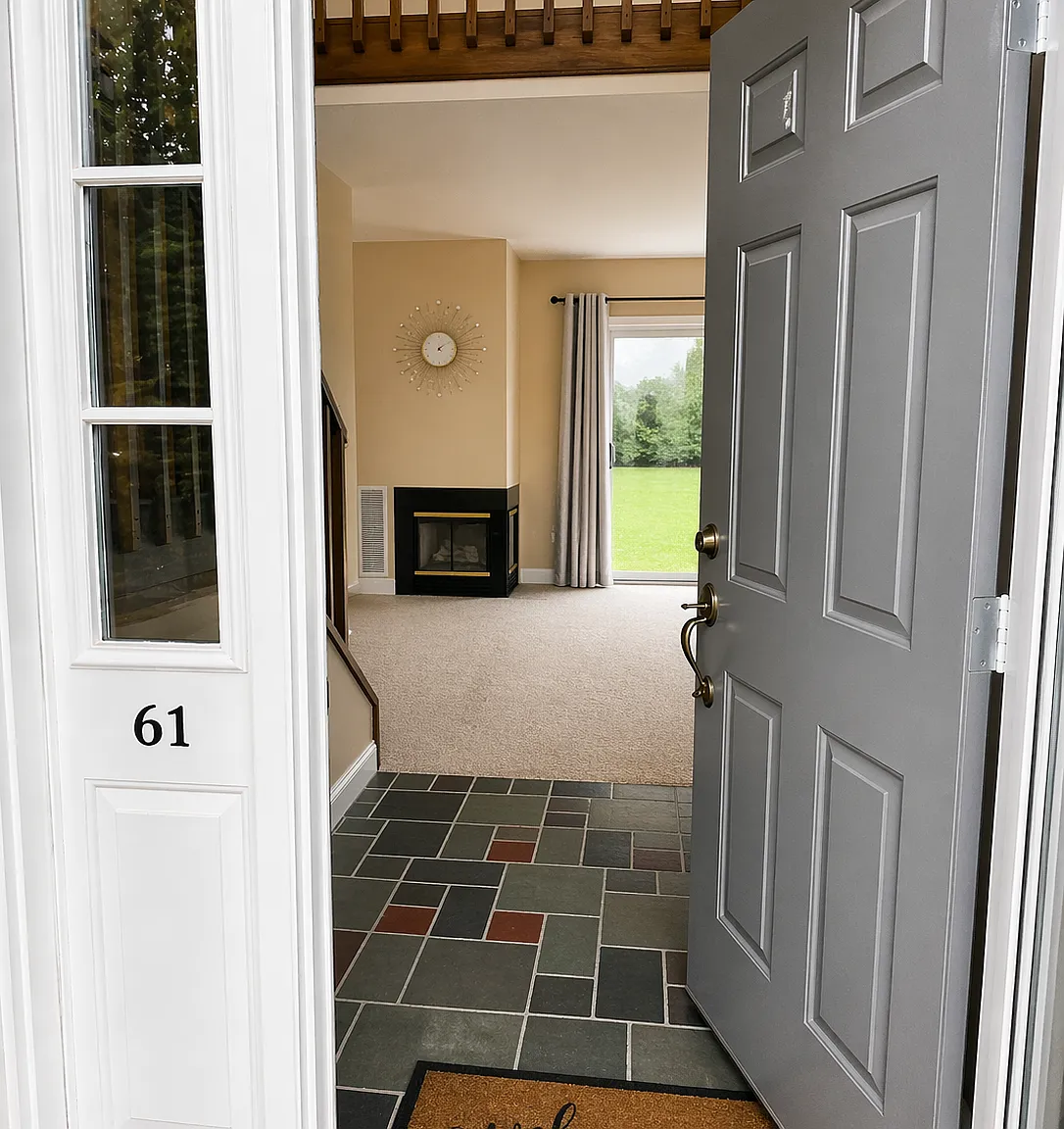61 Devonshire Dr — Photo 2