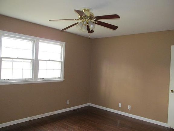 5th image of 3105 Jonesboro Dr