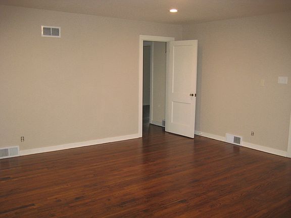2nd image of 2070 E New York St