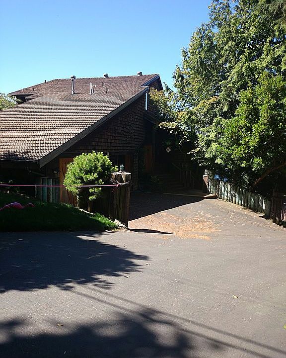 2nd image of 2547 Perkins Ln W