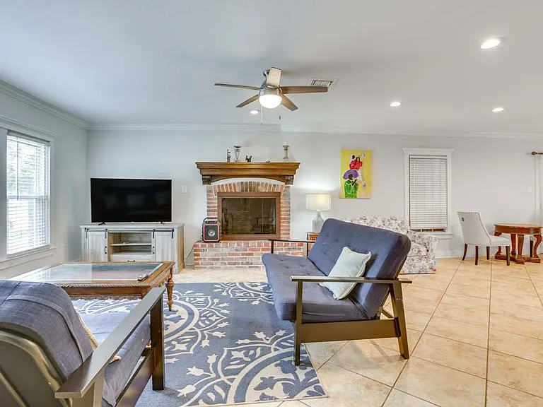 2307 S Carrollton Ave — Photo 11
