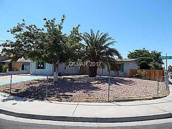 3rd image of 4413 Hanford Ave
