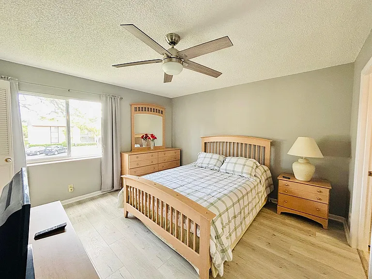 408 Pine Glen Ln #C-2 — Photo 11