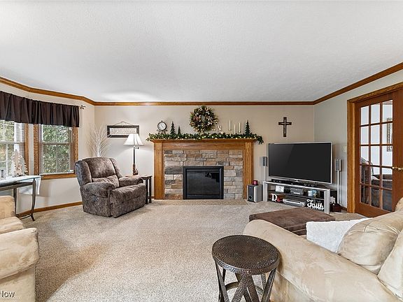 4th image of 233 Tanglewood Dr