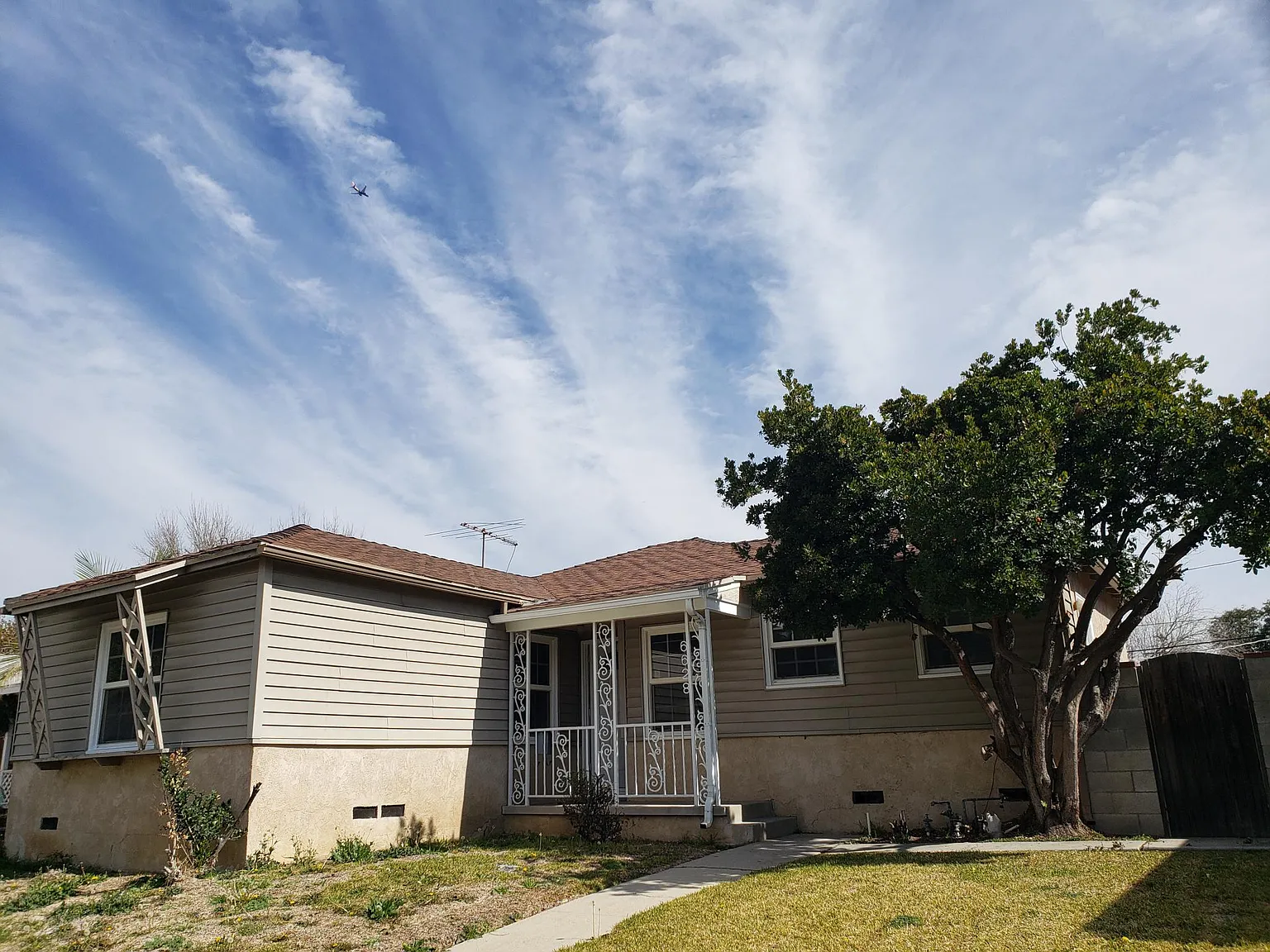 3 bed, 1052 sqft, $2,995 — Photo 1