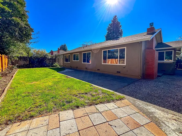 4412 Moffitt Dr — Photo 24