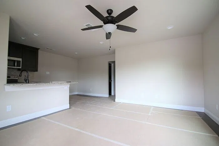 3 bed, 2.0 bath, 1090 sqft, $1,495 — Photo 4