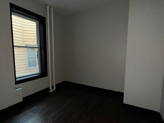4th image of 104 Belmont Ave #11E