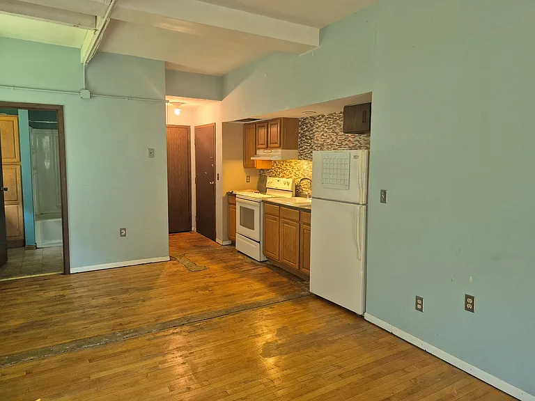 421 State Ave — Photo 7