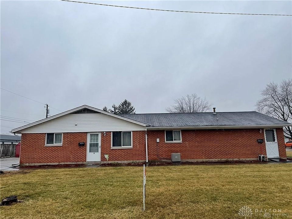 1st image of 7 Woods Dr