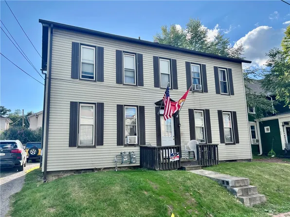 916 9th Ave, New Brighton, PA 15066