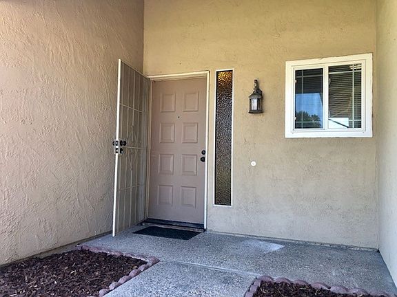 3rd image of 7521 Blackthorne Way
