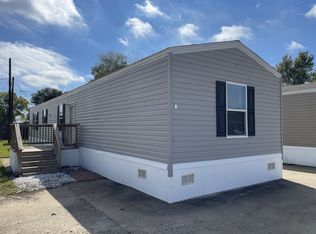 107 Hazel Dr, Bridge City, TX 77611
