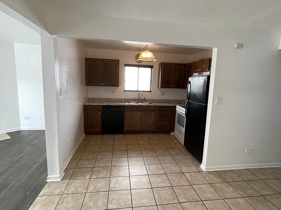 1st image of 448 E Osage Ln APT 2A