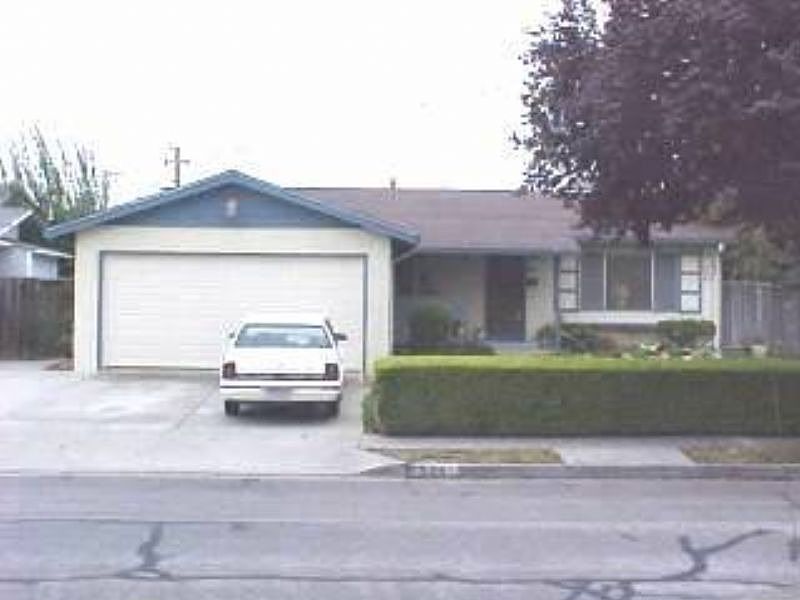 1st image of 5561 Fernwood Dr