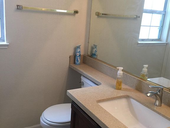 2nd image of 1409 Leeward Ln