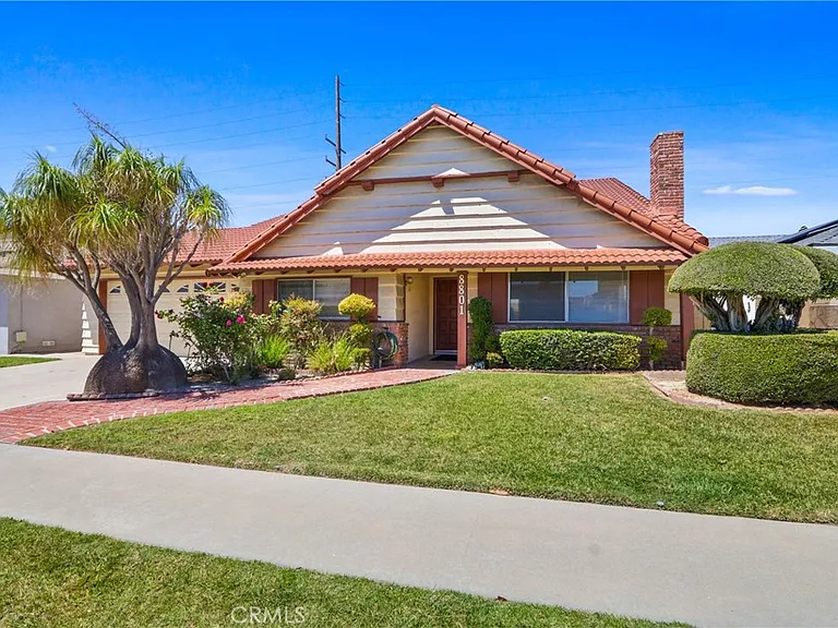 8801 Monterey Cir — Photo 2
