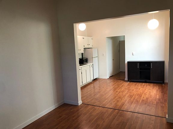 3rd image of 554 Hayes St APT 8