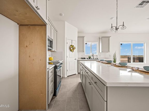 4th image of 38167 W San Juan Ave
