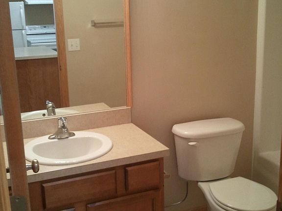 3rd image of 1511 W B Ct