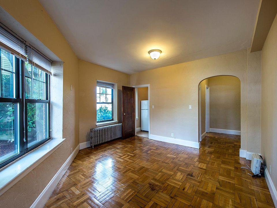 2nd image of 3 Elmwood Ave