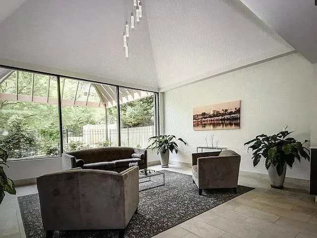 1301 N Courthouse Rd #1016 — Photo 43
