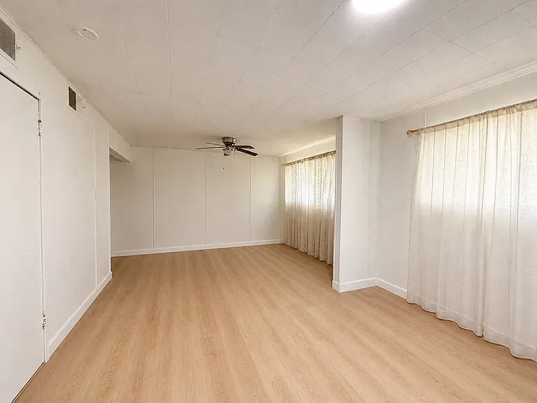 208 E McKinley St — Photo 6