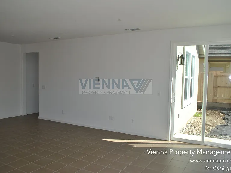 101 Chesapeake Ct — Photo 12