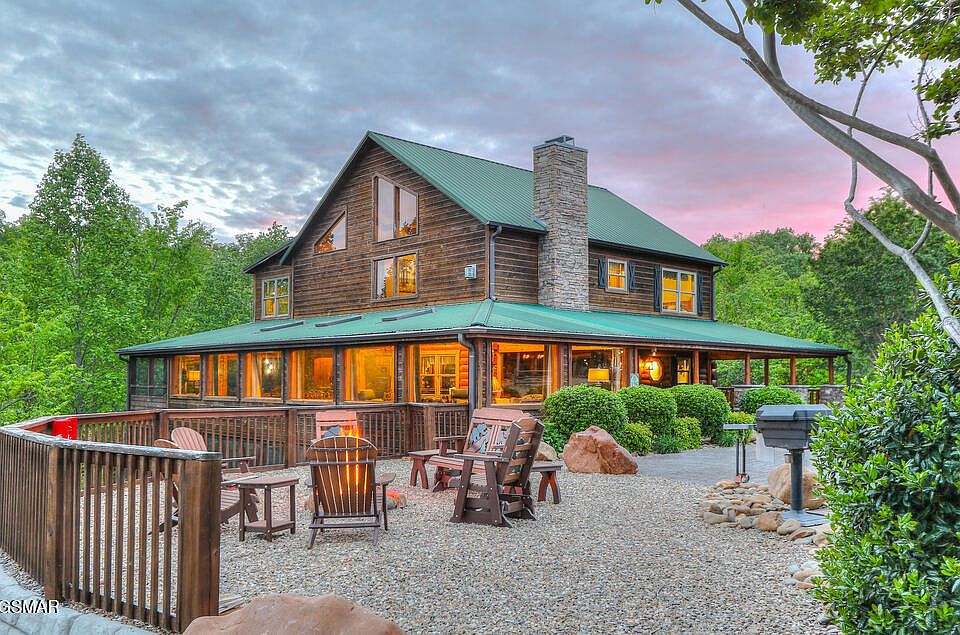 1st image of 346 Oak Haven Way