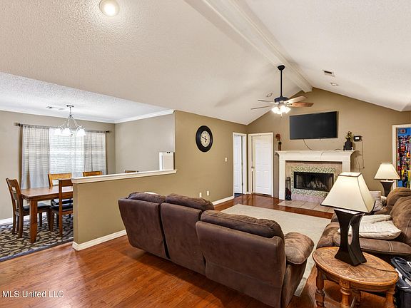 3rd image of 952 Kalikimaka Pl