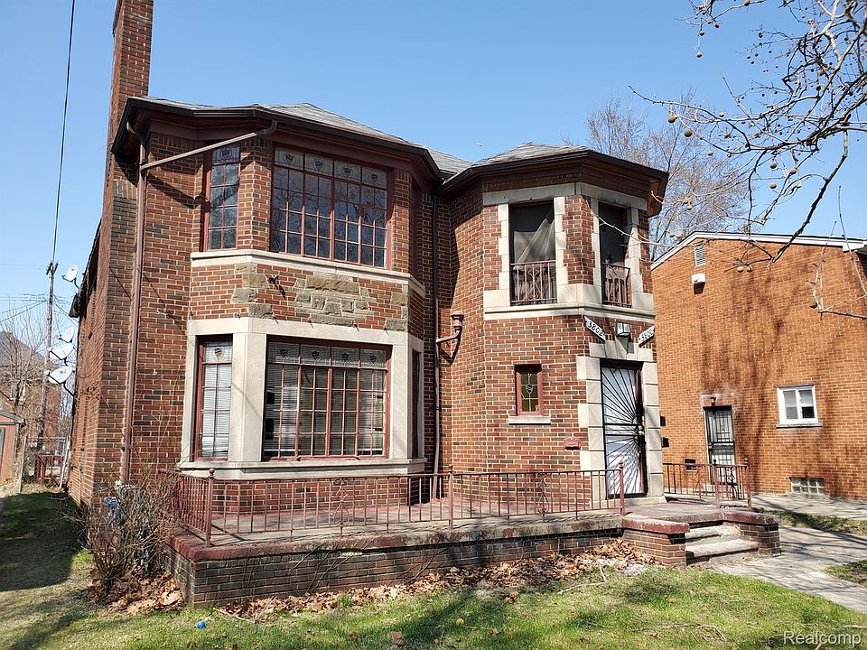 1st image of 3800 W Buena Vista St