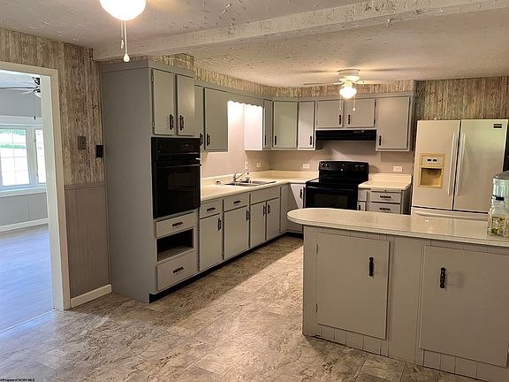 5th image of 301 Lucys Ln