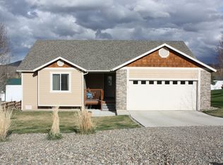 62 9th St, Baker City, OR 97814