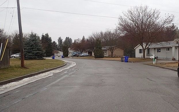 Exterior Neighborhood (street photo)