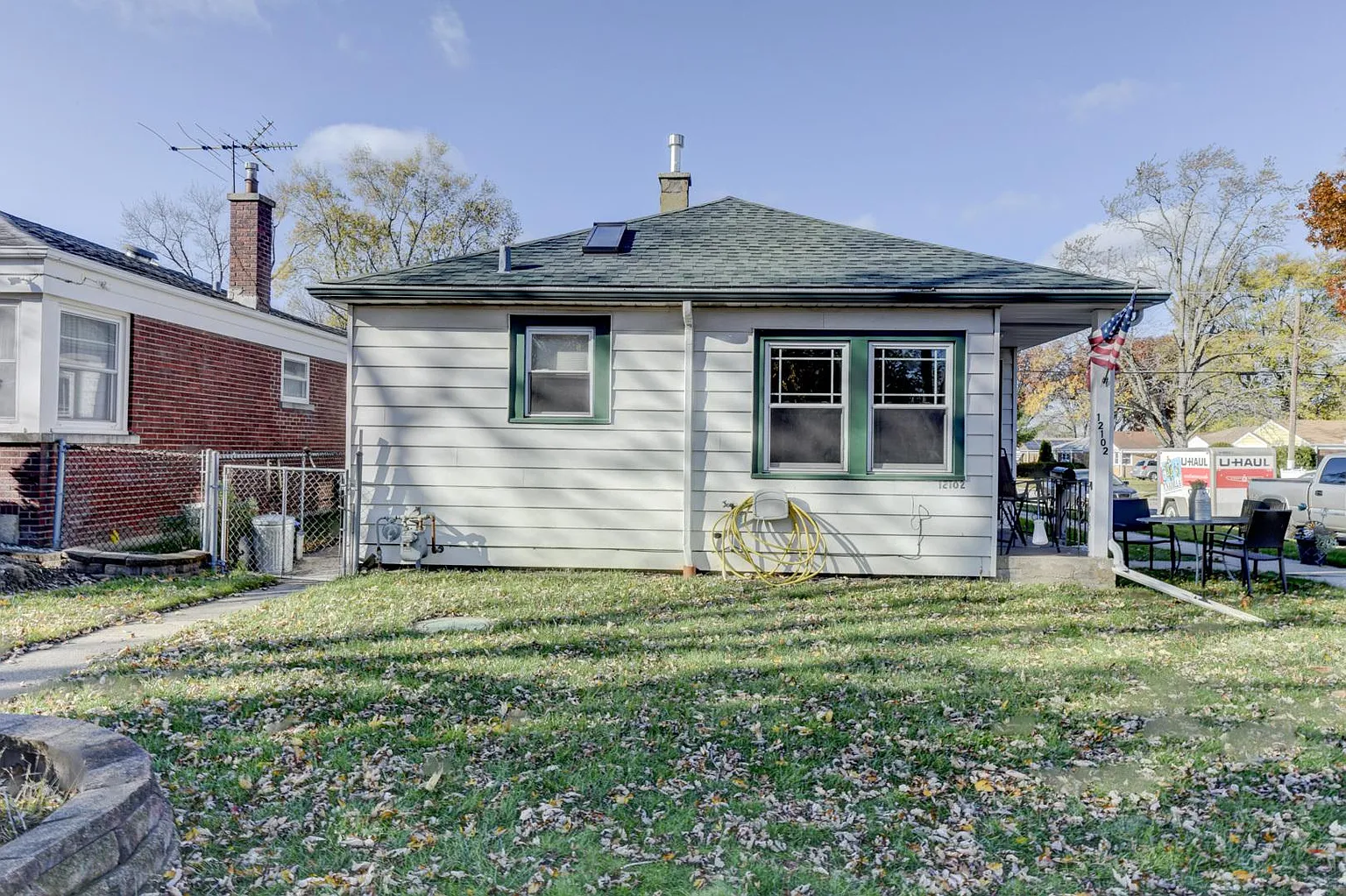 12102 Maple Ave photo 1