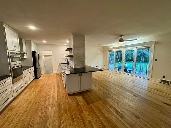 4th image of 7160 Tiki Dr